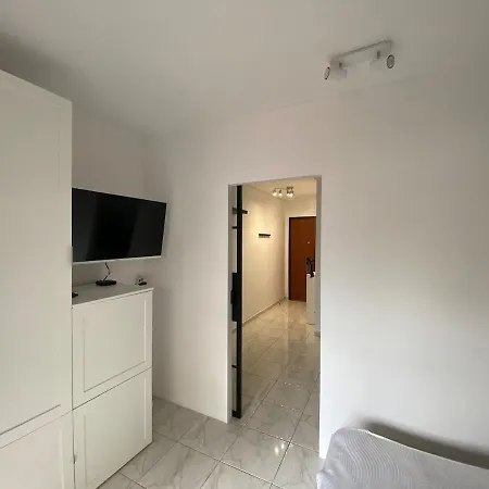 アパート Comfortable Flat - Separate Bedroom ルートラキ